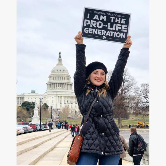 Meet your Posher, Kaitlin - Picture 1 of 1